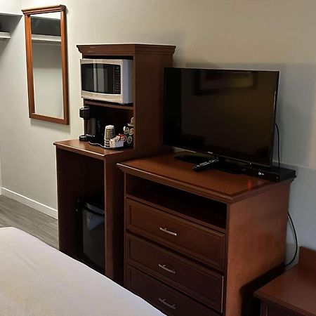 Travelodge By Wyndham Langley Ngoại thất bức ảnh