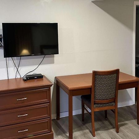 Travelodge By Wyndham Langley Ngoại thất bức ảnh