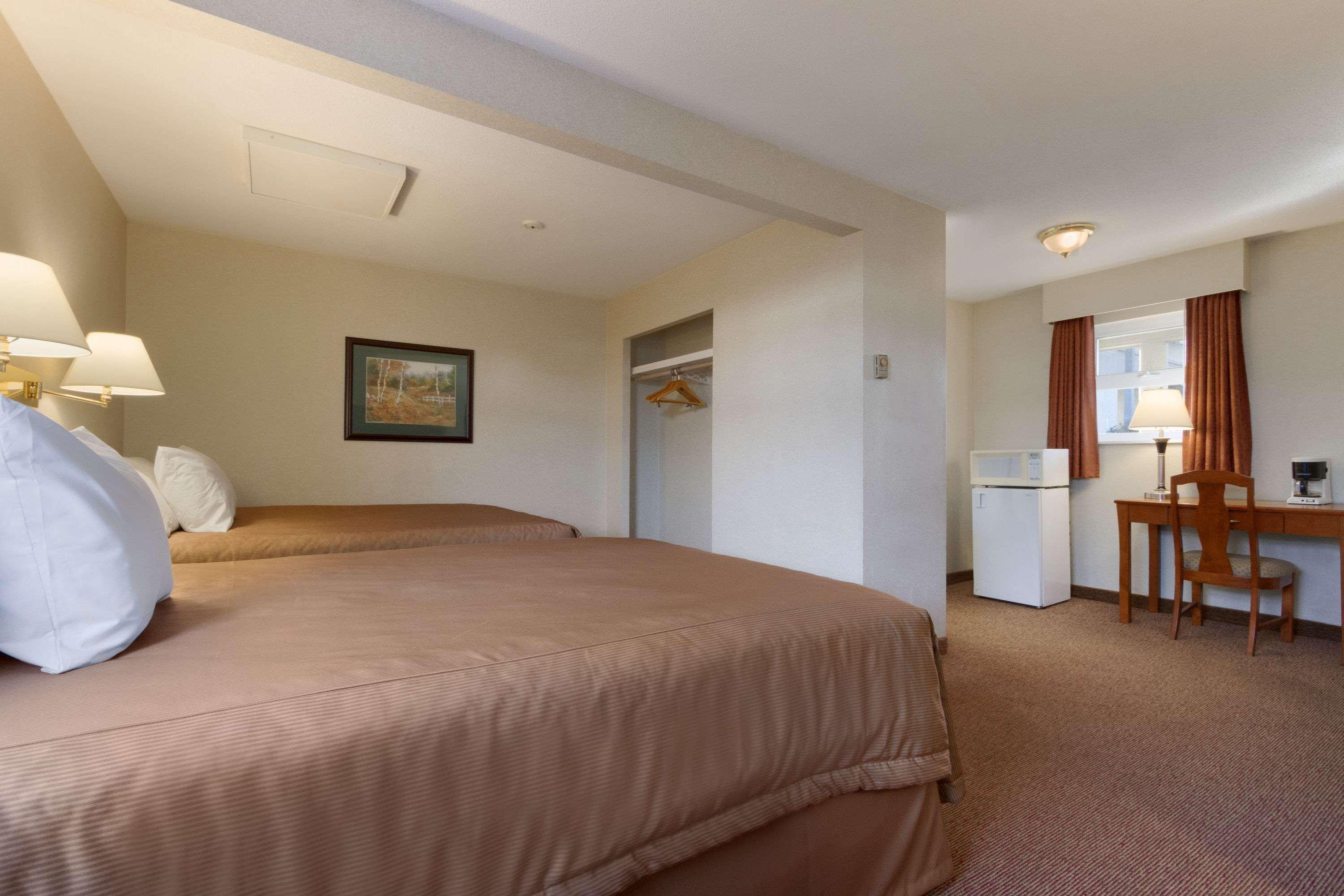 Travelodge By Wyndham Langley Ngoại thất bức ảnh