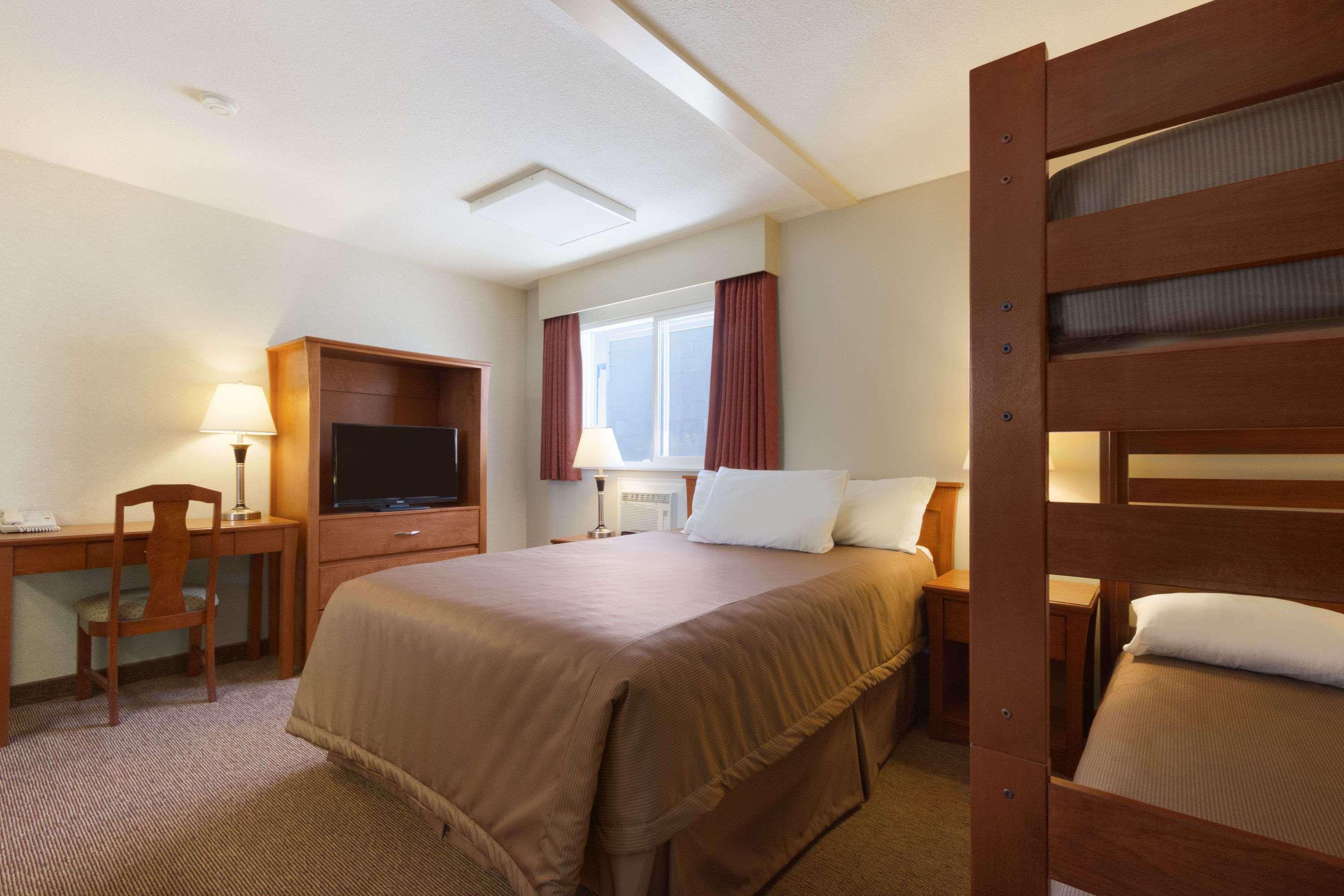 Travelodge By Wyndham Langley Ngoại thất bức ảnh