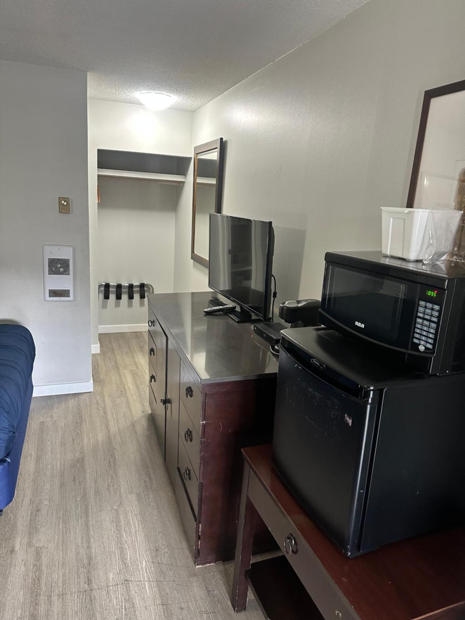 Travelodge By Wyndham Langley Ngoại thất bức ảnh