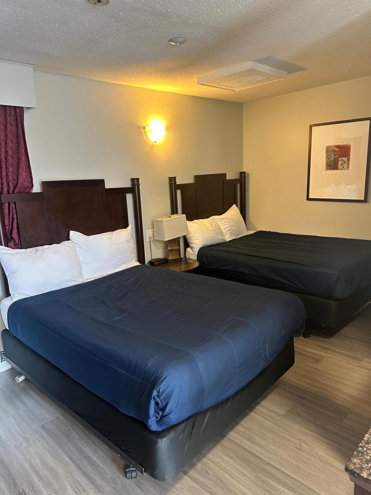 Travelodge By Wyndham Langley Ngoại thất bức ảnh