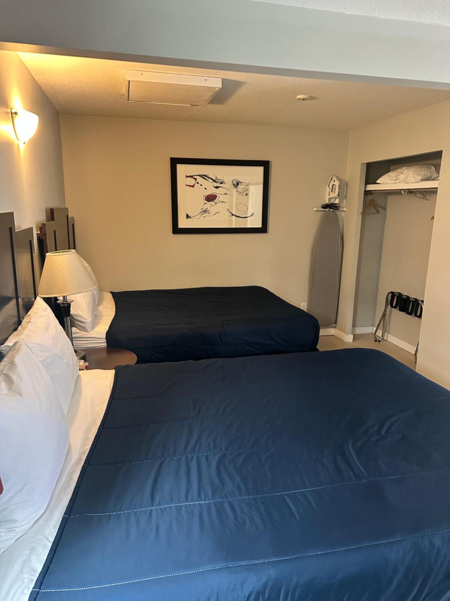 Travelodge By Wyndham Langley Ngoại thất bức ảnh