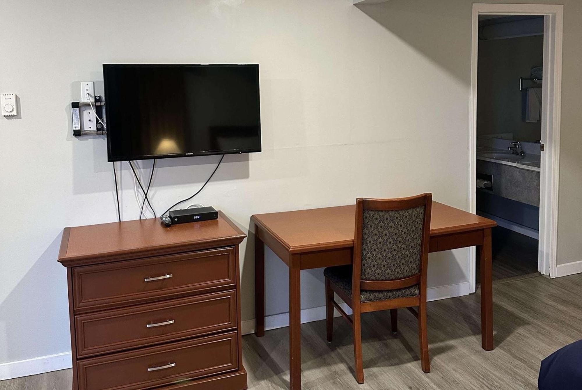Travelodge By Wyndham Langley Ngoại thất bức ảnh