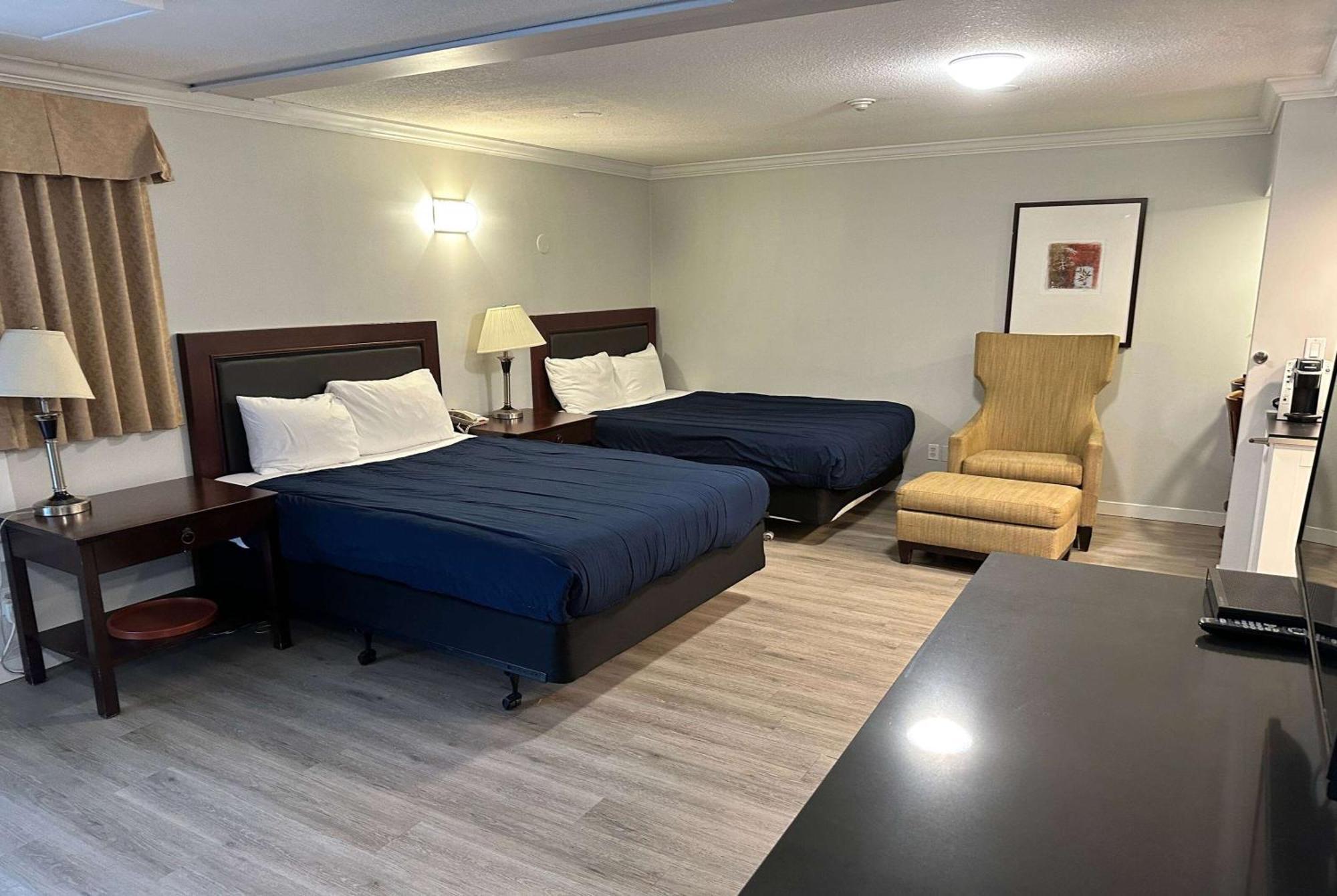 Travelodge By Wyndham Langley Ngoại thất bức ảnh